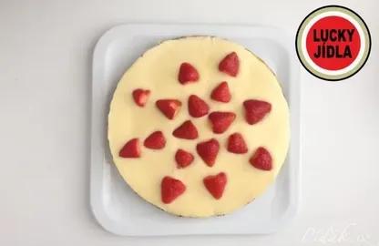 Obrázek Lahodný vanilkový koláč s jahodami