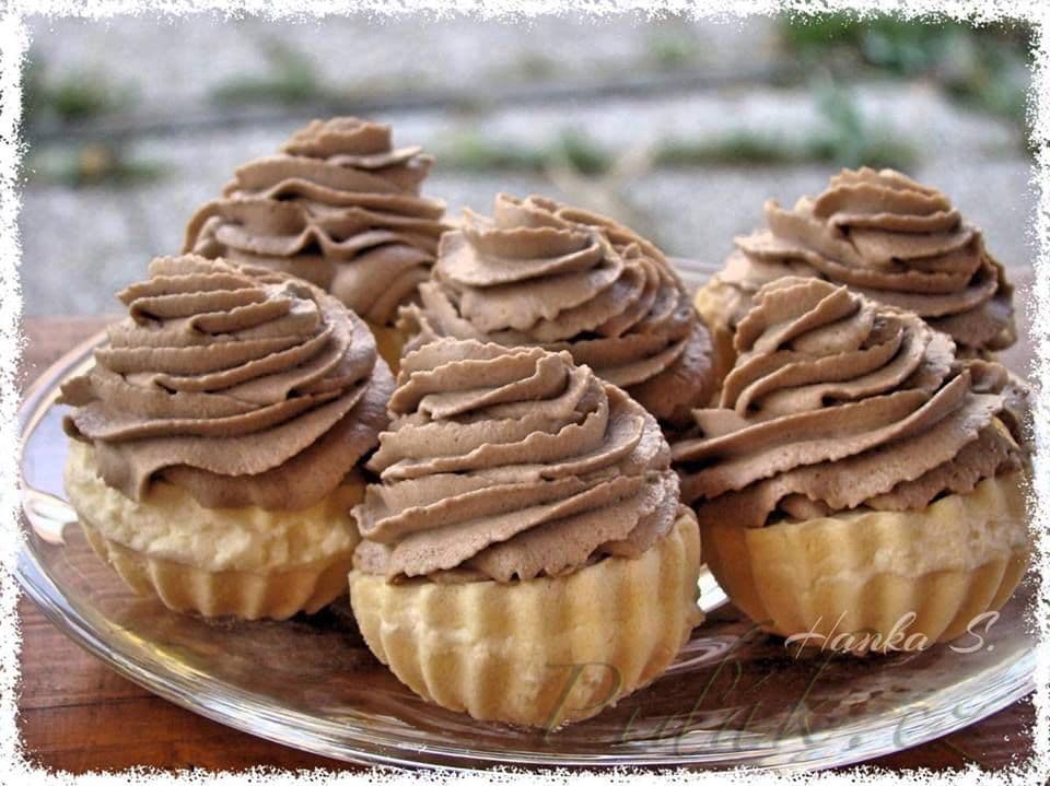 1. obrázek Rakvičkové košíčky s pařížskou šlehačkou