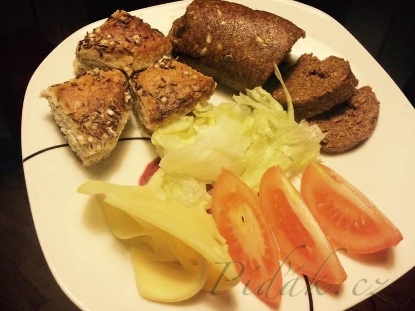 1. obrázek Raw salám 