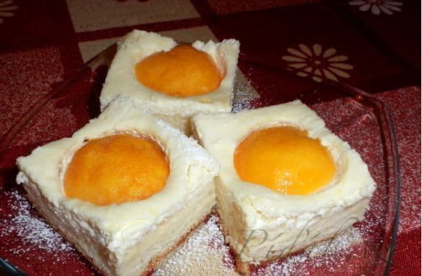 1. obrázek Koláč s tvarohem a broskvemi