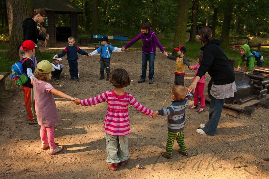 1. obrázek Mezi stromy- Lesní mateřský klub- Chuchelský háj- Praha