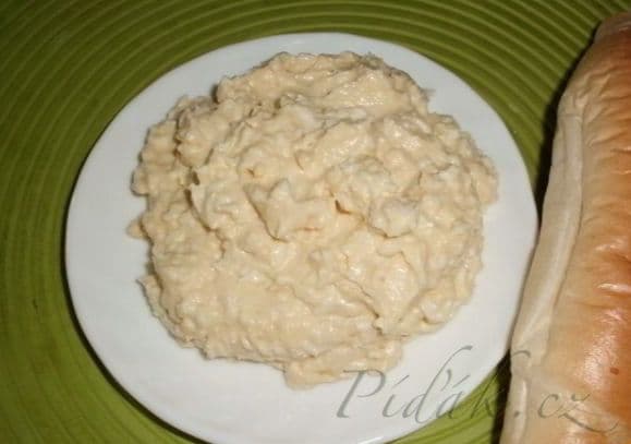 1. obrázek Česneková pomazánka s vařeným vejcem