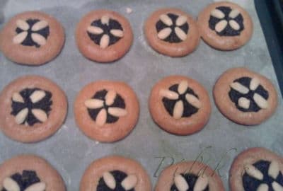 2. obrázek Medové koláče s makom