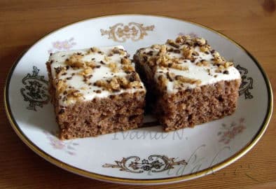 Kefírové řezy se zakysanou smetanou