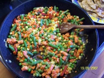 5. obrázek Gratinované kuřecí plátky se smetanosýrovou zeleninou