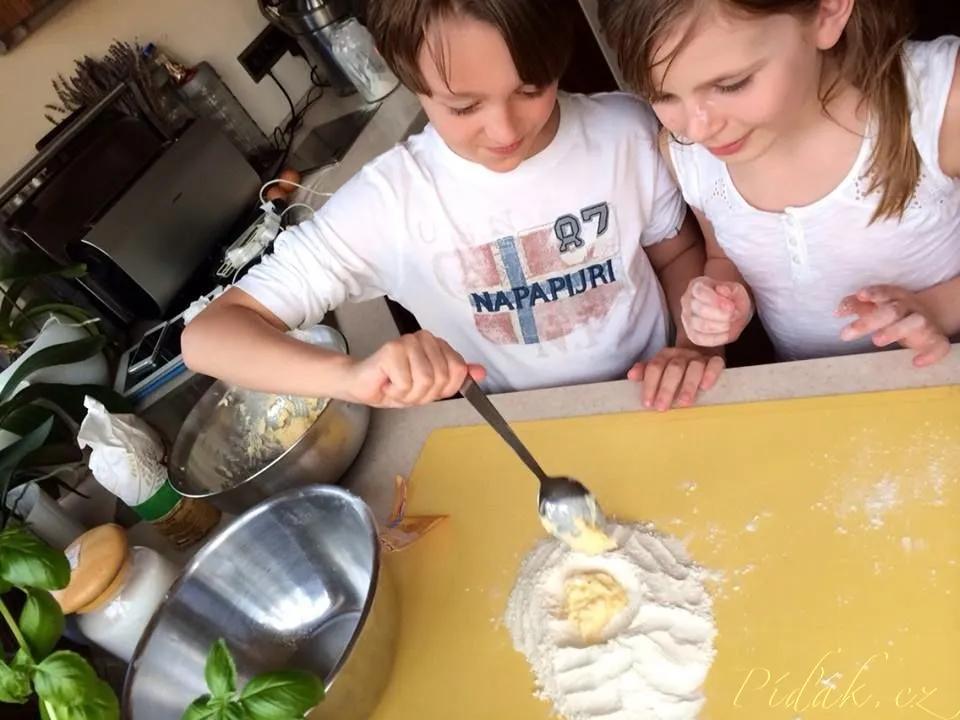 1. obrázek Recept - Vaříme, pečeme s Bobem a Nikčou - Linecký koláč