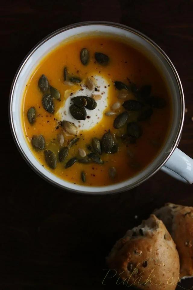 1. obrázek Krémová polévka z mrkve, pomerančové šťávy a zázvoru