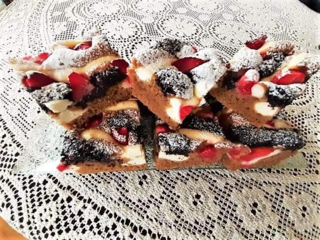1. obrázek Prošívaný koláč s jahodami a mákem od paní Jany 
