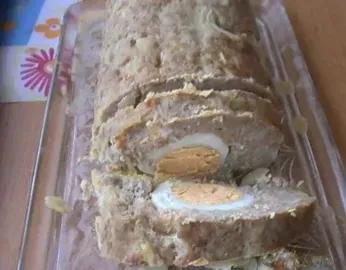 Obrázek Sekaná plněná vejcem natvrdo pečená v srnčím hřbetě