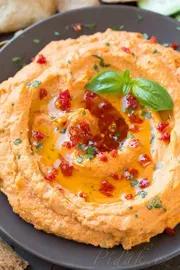 2. obrázek Hummus se sušenými rajčaty a bazalkou 