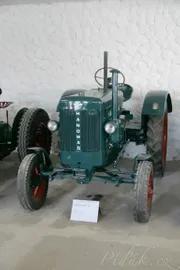 5. obrázek  Muzeum traktorů a zemědělské techniky- Chotouň