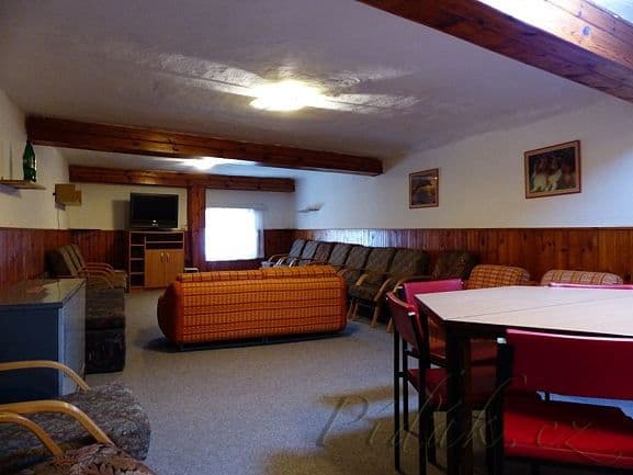 1. obrázek Ubytování Třeboň – Hostel na zámku 1. obrázek Ubytování Třeboň – Hostel na zámku