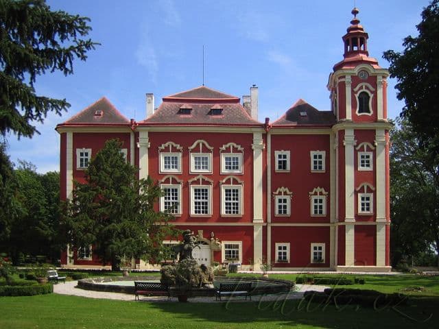 1. obrázek Zámek Dětenice 1. obrázek Zámek Dětenice