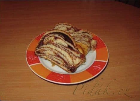 1. obrázek Kysnutý pudingový koláčik 1. obrázek Kysnutý pudingový koláčik