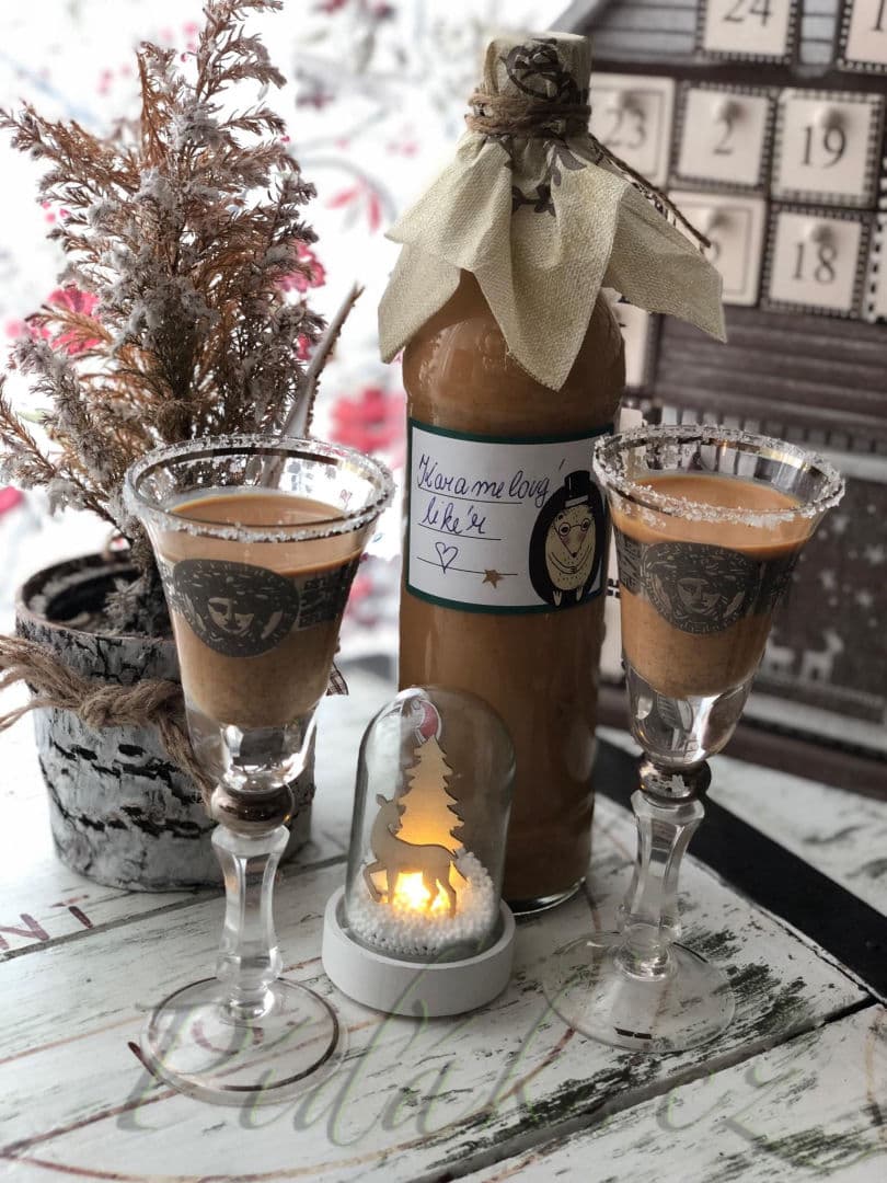 1. obrázek Vánoční karamelový likér se skořicí 1. obrázek Vánoční karamelový likér se skořicí