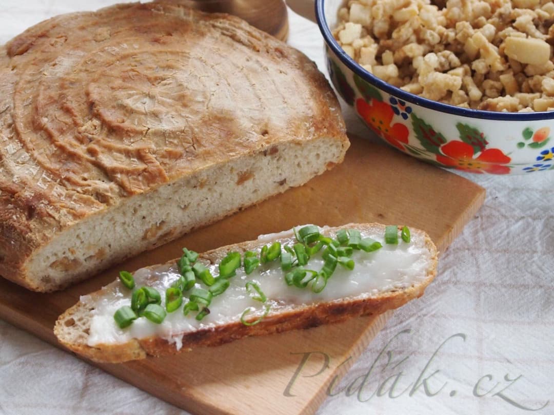 1. obrázek Škvarkový chléb 1. obrázek Škvarkový chléb