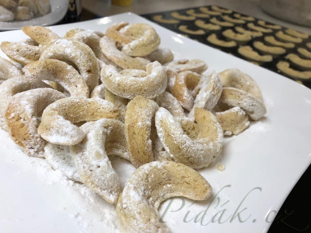 1. obrázek Vanilkové rohlíčky 1. obrázek Vanilkové rohlíčky