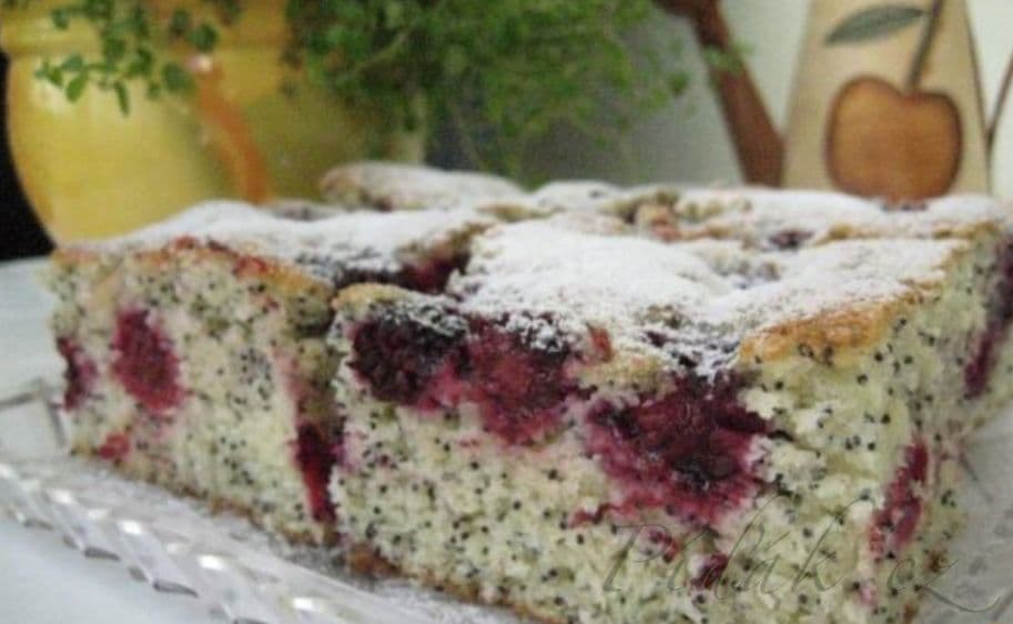 1. obrázek Jednoduchý makový koláč s ovocím 1. obrázek Jednoduchý makový koláč s ovocím