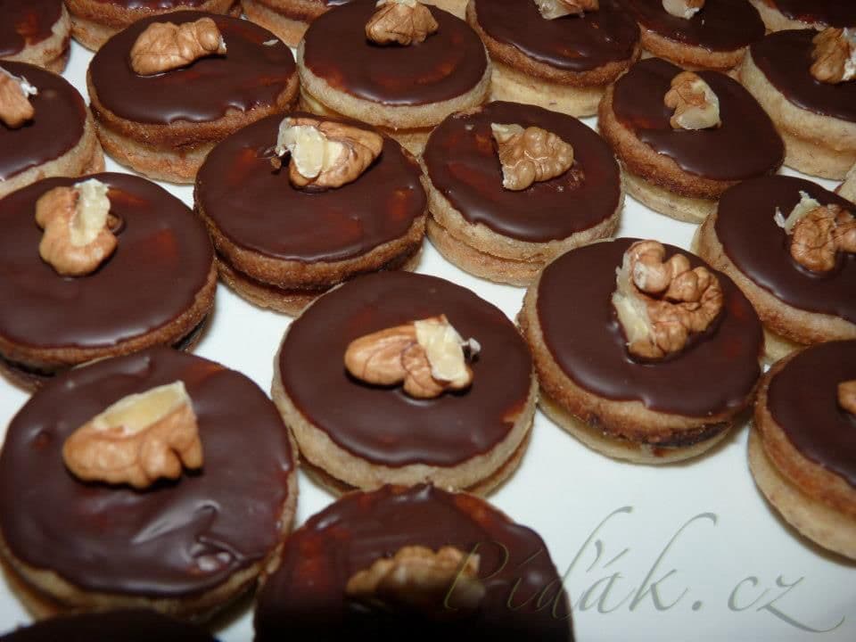 1. obrázek Ořechová kolečka 1. obrázek Ořechová kolečka