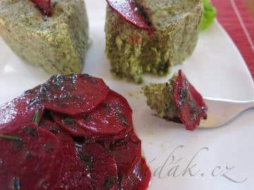 3. obrázek Cuketovo-pohankové trojhránky s marinovanou řepou 3. obrázek Cuketovo-pohankové trojhránky s marinovanou řepou