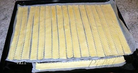 2. obrázek Roláda z listového těsta 2. obrázek Roláda z listového těsta