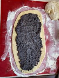 2. obrázek Kynutý sladký chléb s mákem 2. obrázek Kynutý sladký chléb s mákem