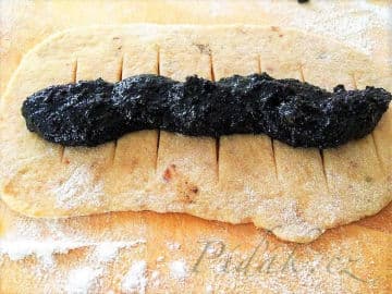 5. obrázek Makové rohlíčky a věnečky z datlového těsta 5. obrázek Makové rohlíčky a věnečky z datlového těsta