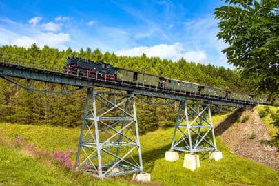 Obrázek Fichtelbergbahn – parní úzkokolejka do Oberwiesenthalu, Německo
